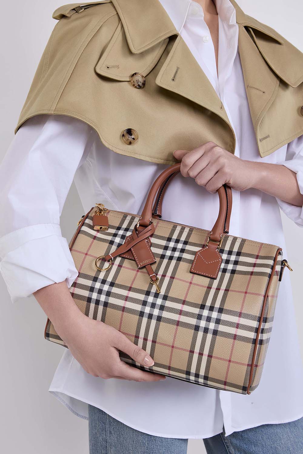 תמונת כל הלוק של תיק כתף באולינג מדיום